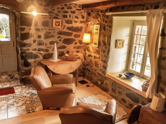 Living room 3, Cozy Countryside Escape in Auvergne, Haute-Loire