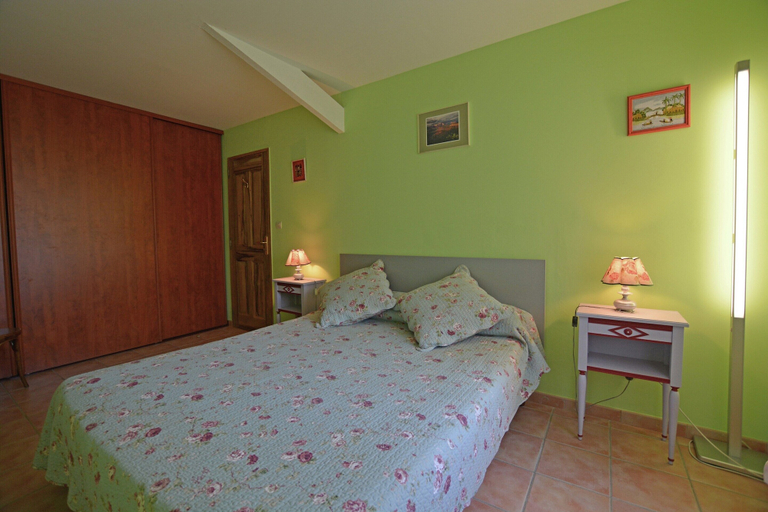 Room 4, Saint-maximin: Pool & Peace, Gard