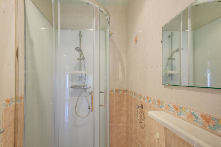 Bathroom 3, Vic-sur-cere Family Nest, Cantal