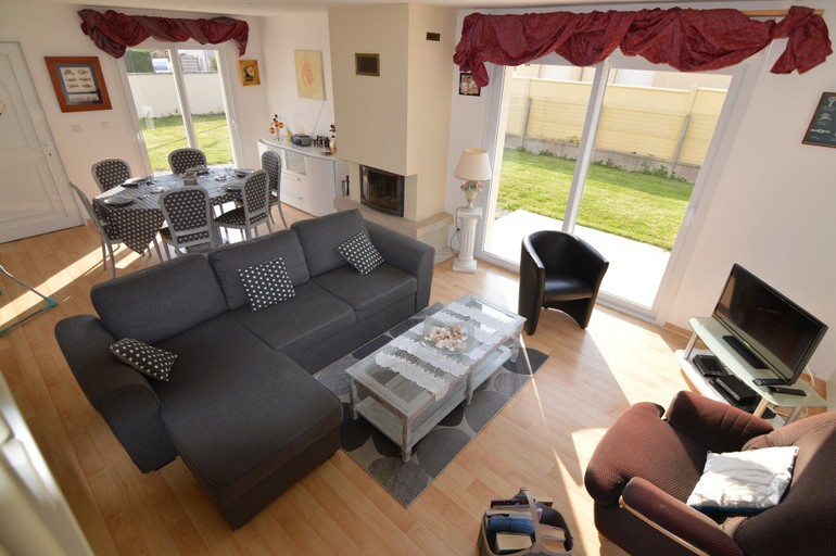 Living room 5, Denneville Coastal Escape With Garden, Manche