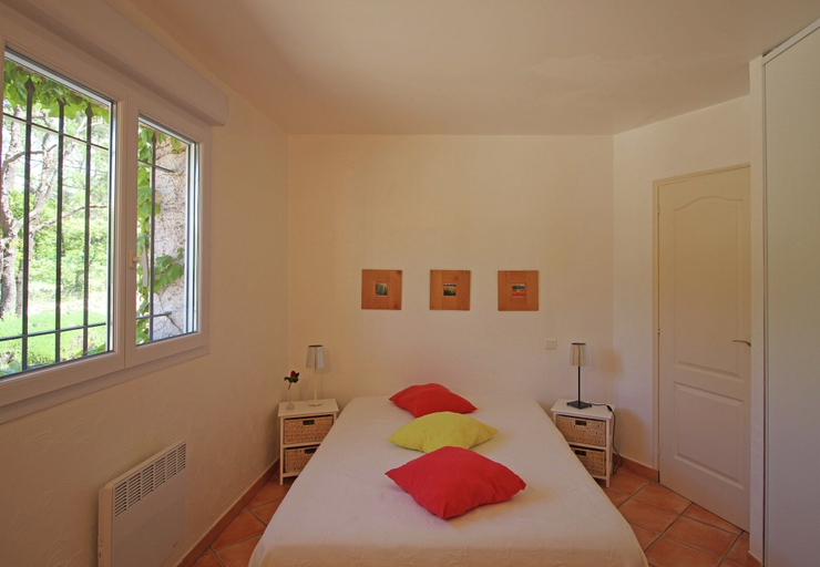 Room 5, Villa in Bagnols Near Sea With Pool, Var