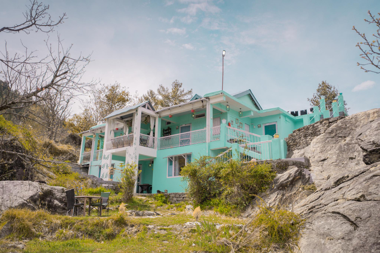 Exterior & Views