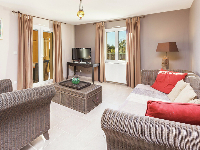 Living room 5, Villa in Cazals With Pool & Lake Nearby, Lot