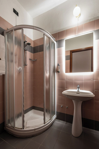 Bathroom 4, Hotel Verdi Pisa, Pisa
