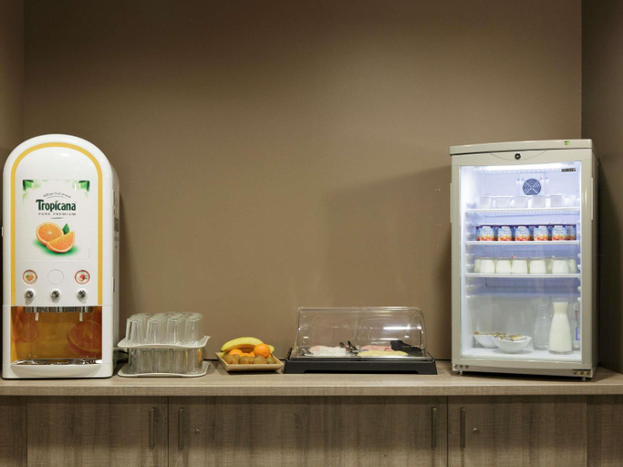 Food & Drinks 5, Aparthotel Adagio Access Massy Palaiseau, Essonne