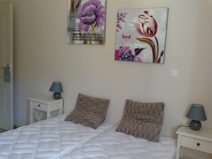 Room 4, Villa in Plan-de-la-tour With Pool & Vineyard View, Var