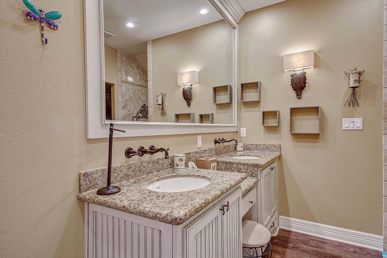 Bathroom 2, Sea Esta 4 Bedroom Home, Galveston