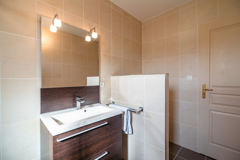 Bathroom 3, Luxurious Villa With Private Swimming Pool, Aude