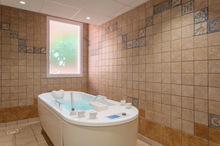 Bathroom 5, Residence Pierre & Vacances Premium Les Calanques des Issambres, Var