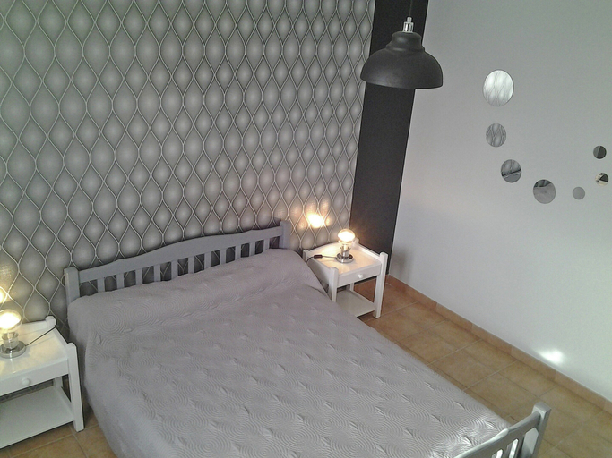 Others 2, Comfortable Villa With Swimming Pool, Gard