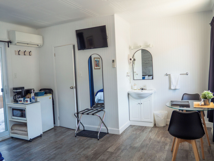 Others 5, Maison Lebreux - Motel, La Côte-de-Gaspé