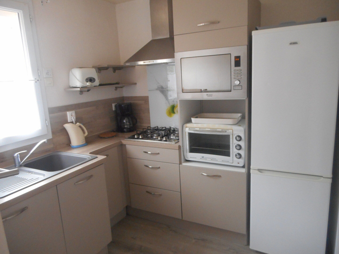 Private kitchen 4, Holiday Home Folleville Near Asterix Park, Somme