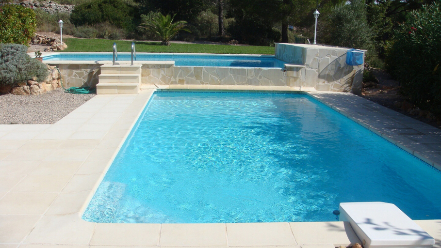 Pool 3, Villa in Bagnols Near Sea With Pool, Var