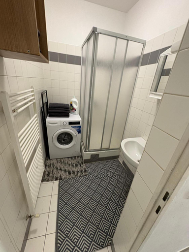 Bathroom 2, Palace Apartment, Wien