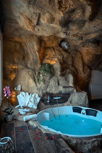 Interior, La Casa nella Roccia, Avellino