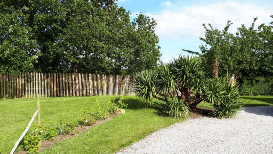 Garden 2, Charming Breton House in Henansal, Côtes-d'Armor