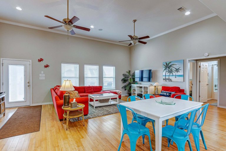 Living area 4, A Tequila Sunrise 4 Bedroom Home, Galveston
