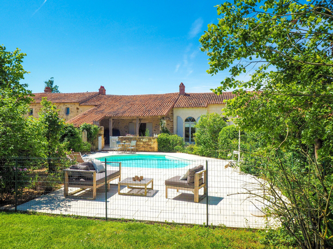 Balcony 4, Holiday Home Saint-laurent Pool & Garden, Vendée