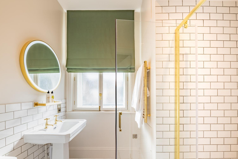 Bathroom 2, Crescent Inn by Maison Pierre, Bradford