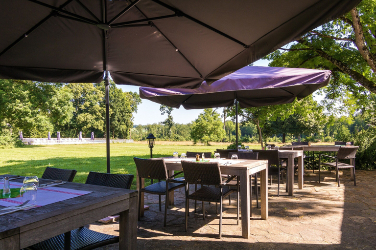 Outdoor dining 2, Castle Apartment in Chaleix by Forest, Dordogne