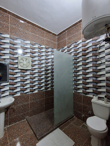 Bathroom, El Agamy Hotel Apartment, Luxor