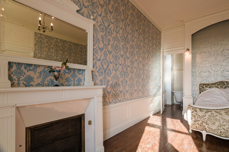 Room 4, Stylish Mansion in Savignac, Dordogne