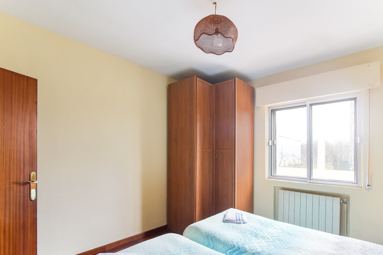 Room 4, Villa in Villamuriel With Pool and Barbecue, Palencia
