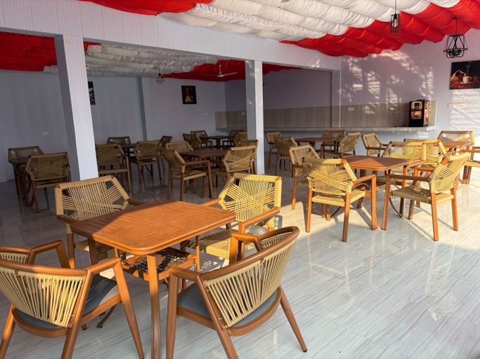 Outdoor dining 4, Maduvvaree Waterfront Sands, Mulaku Atoll