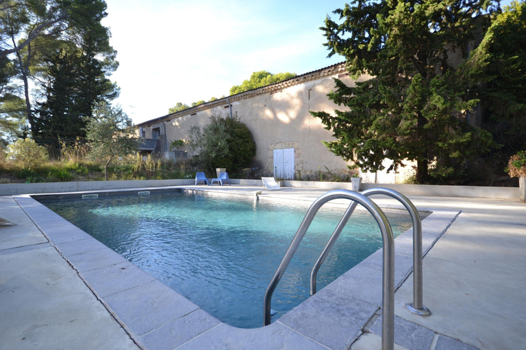 Pool 3, Flat in a Beautiful Building With Pool, Hérault