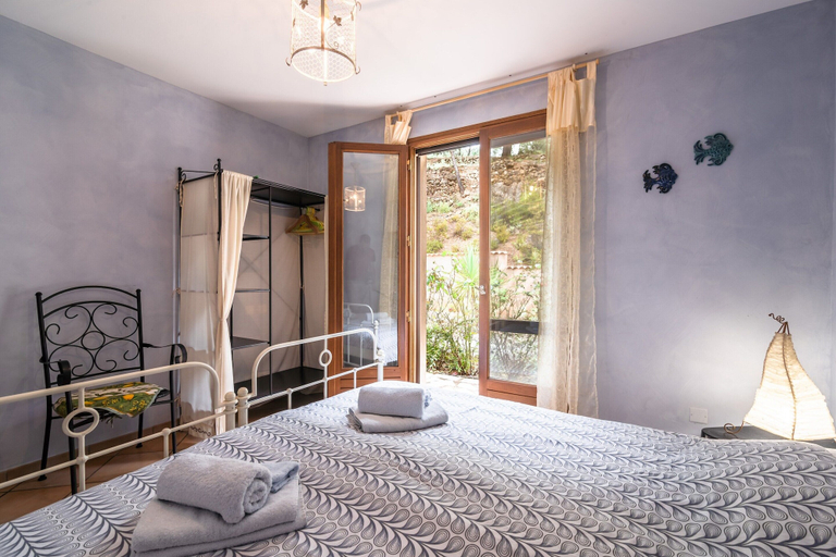 Room 2, Charming French Villa With Pool, Hérault