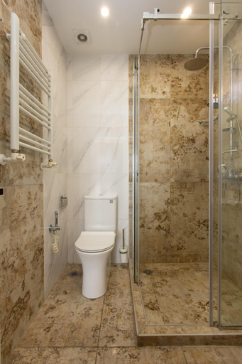 Bathroom 2, Apartments on King Pap Street 26-4, Yerevan