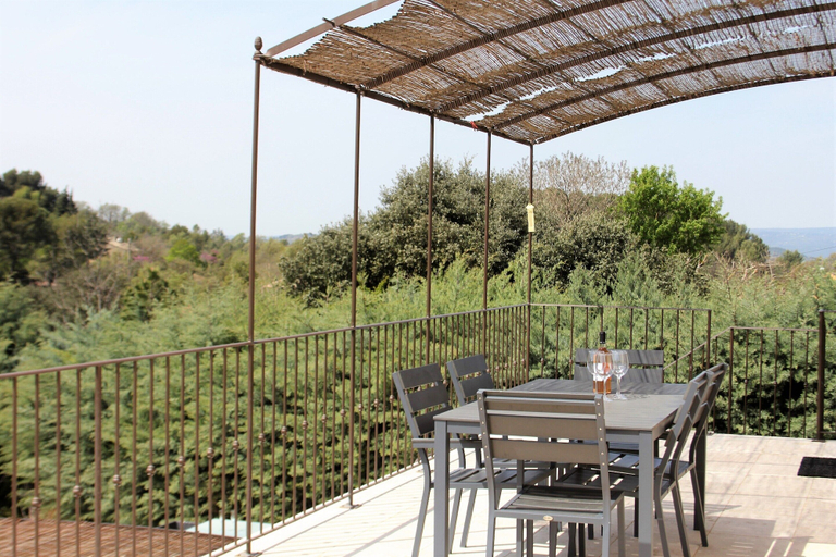 Balcony 2, Villa in Luberon With Saltwater Pool, Vaucluse