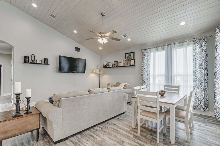 Living area 2, Casa Chillax 4 Bedroom Home, Galveston