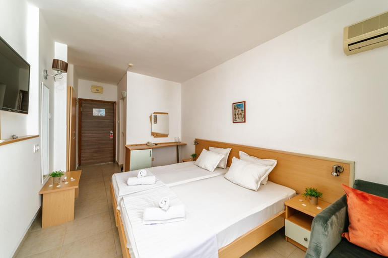 Others 2, Hotel Delfin, Nesebar