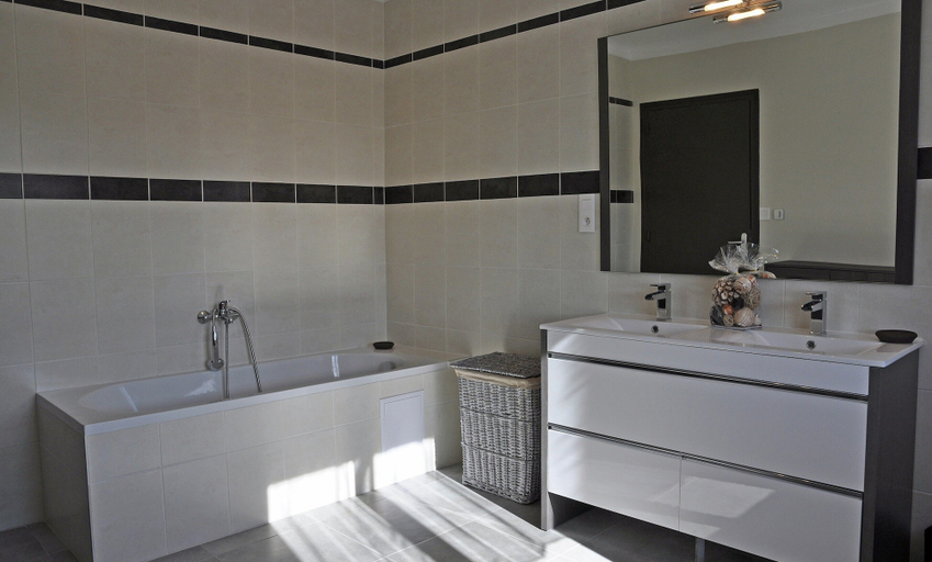 Bathroom 3, Luxury Villa With Private Pool, Gard