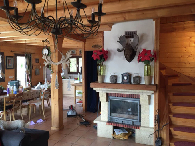 Others 1, Chalet in Les Gets Near Ski Bus & Sauna, Haute-Savoie