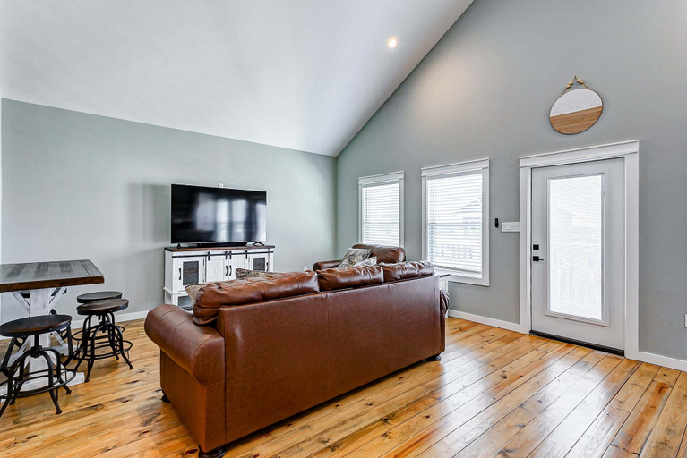 Living area 3, Sea You Soon 2 Bedroom Home, Montgomery