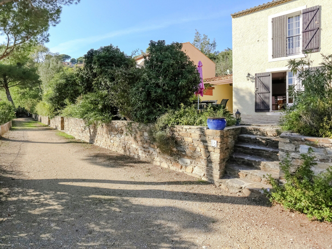 Garden 2, Holiday Home in Bormes Near Beaches & Pool, Var