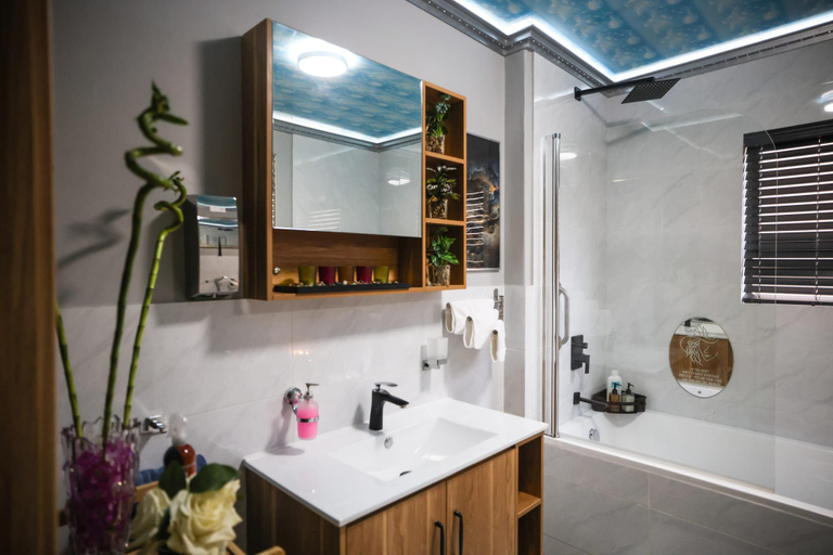 Bathroom 4, Luxurious Self-Catering Apartment in Benoni with Private Entrance, Ekurhuleni