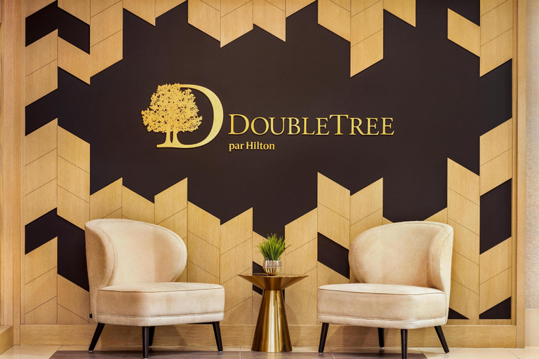 Public Area 4, DoubleTree by Hilton Pointe Claire Montreal Airport West, Montréal