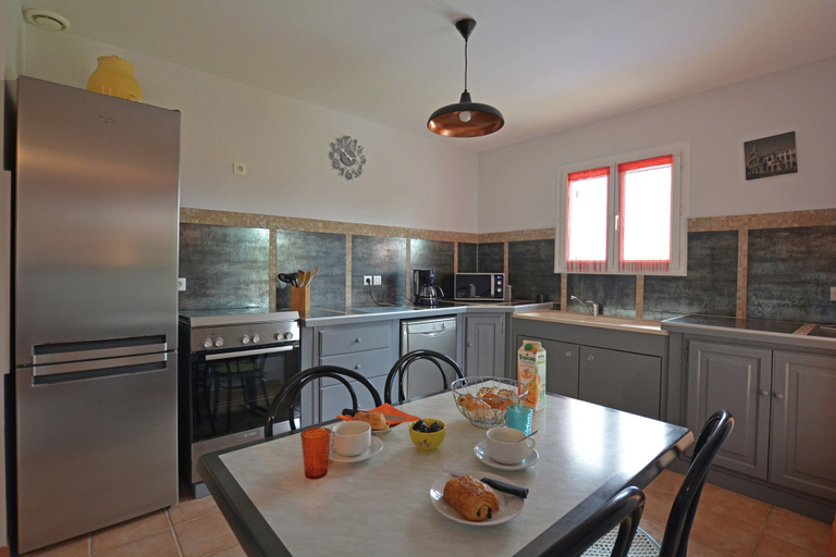 Others 3, Comfortable Villa With Swimming Pool, Gard