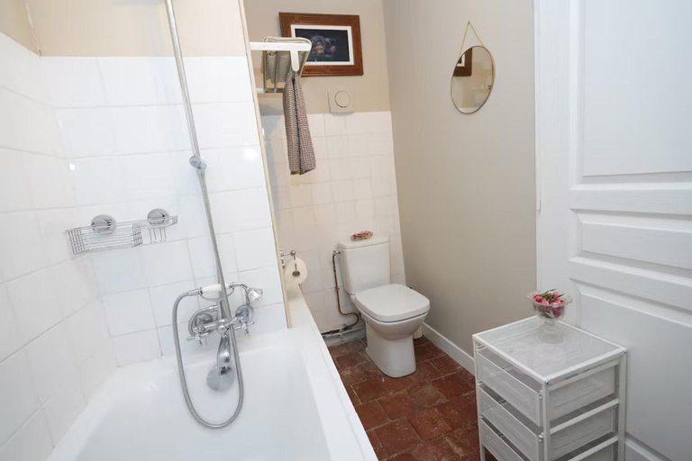 Bathroom 4, Cosy Castle With Pool in Onlay, Nièvre