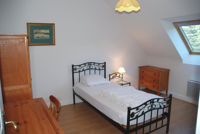 Room 3, Cozy Garden Home in Erquy, Côtes-d'Armor