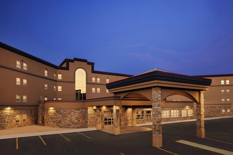 Exterior & Views 2, Delta Hotels by Marriott Grande Prairie Airport, Division No. 19