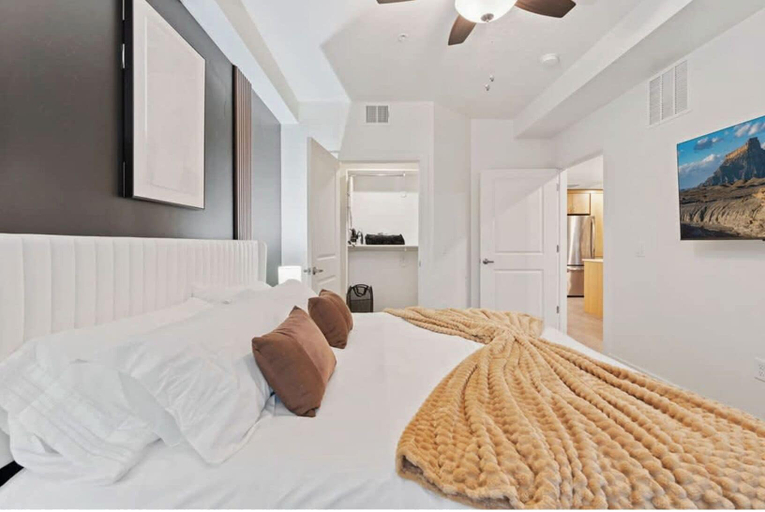Room 2, Skyhouse by Stylish Stays, Salt Lake