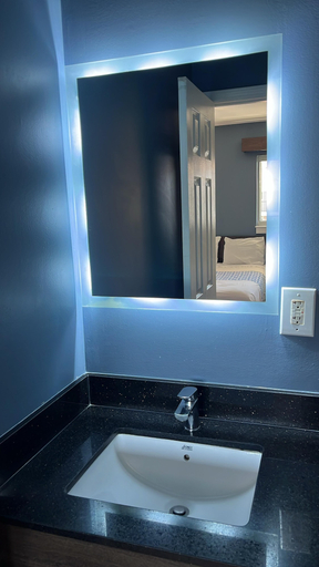 Bathroom 4, Suburban Studios Charlotte - Ballantyne, Mecklenburg