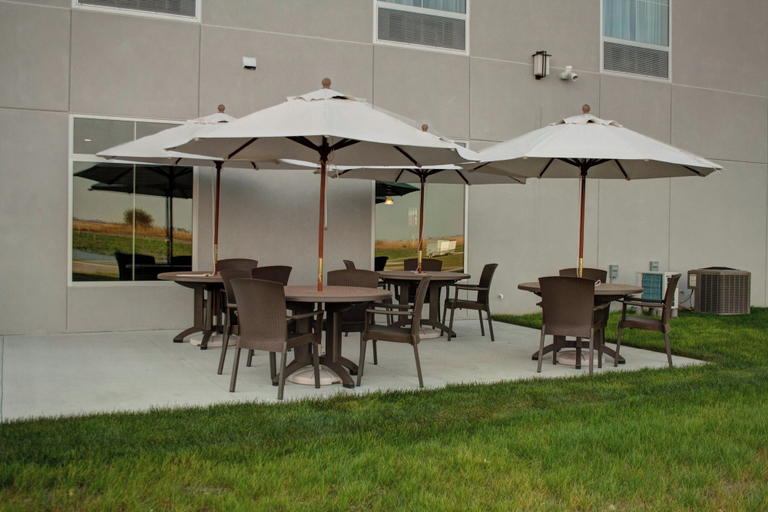 Food & Drinks 5, Cobblestone Hotel & Suites - Jefferson, Greene