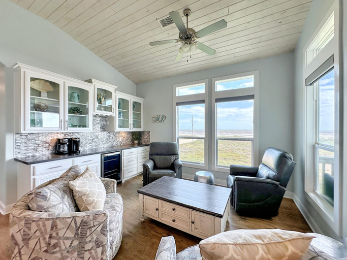 Living area 5, The Salty Mermaid 3 Bedroom Home, Galveston