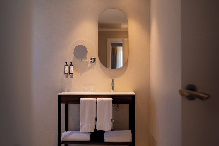 Bathroom 4, Petit Palace Preciados, Madrid