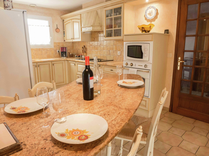 Private kitchen 3, Chic Narbonne Pool Retreat, Aude
